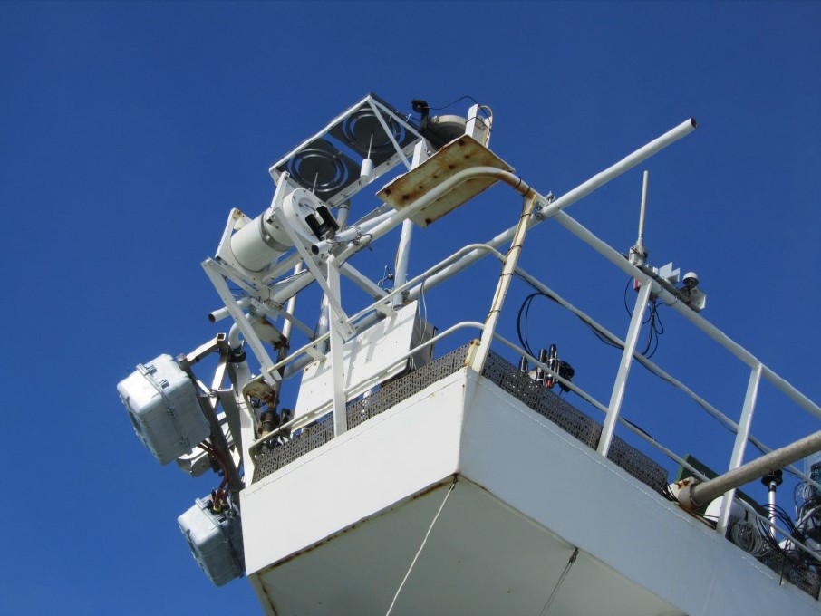 Werenfrid’s infrared radiometer and the IFREMER c-band radar system Werenfrid’s infrared radiometer and the IFREMER c-band radar system